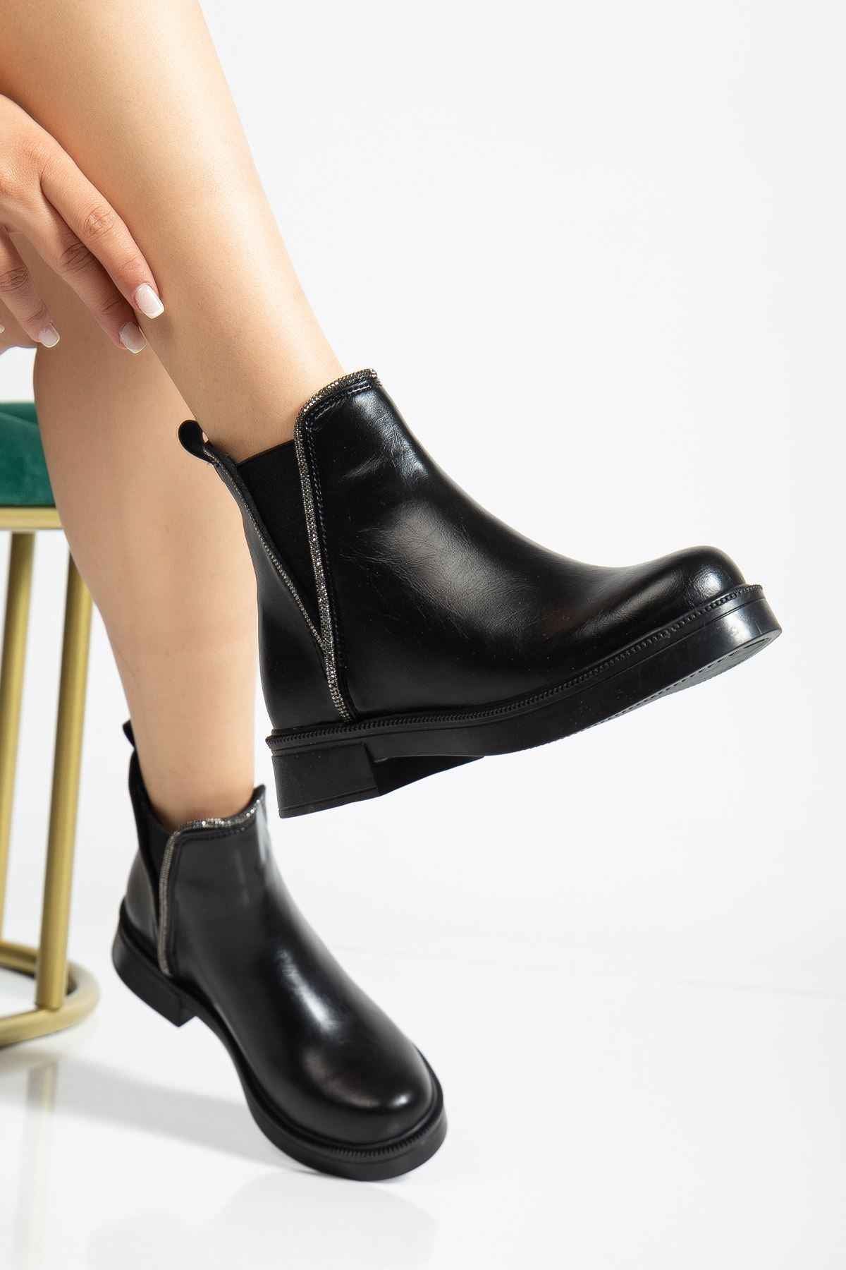 Ayakkabı Aşkı 02-02 Siyah Kırışık Rugan Taş Aksesuarlı Lastikli Günlük Kadın Bot