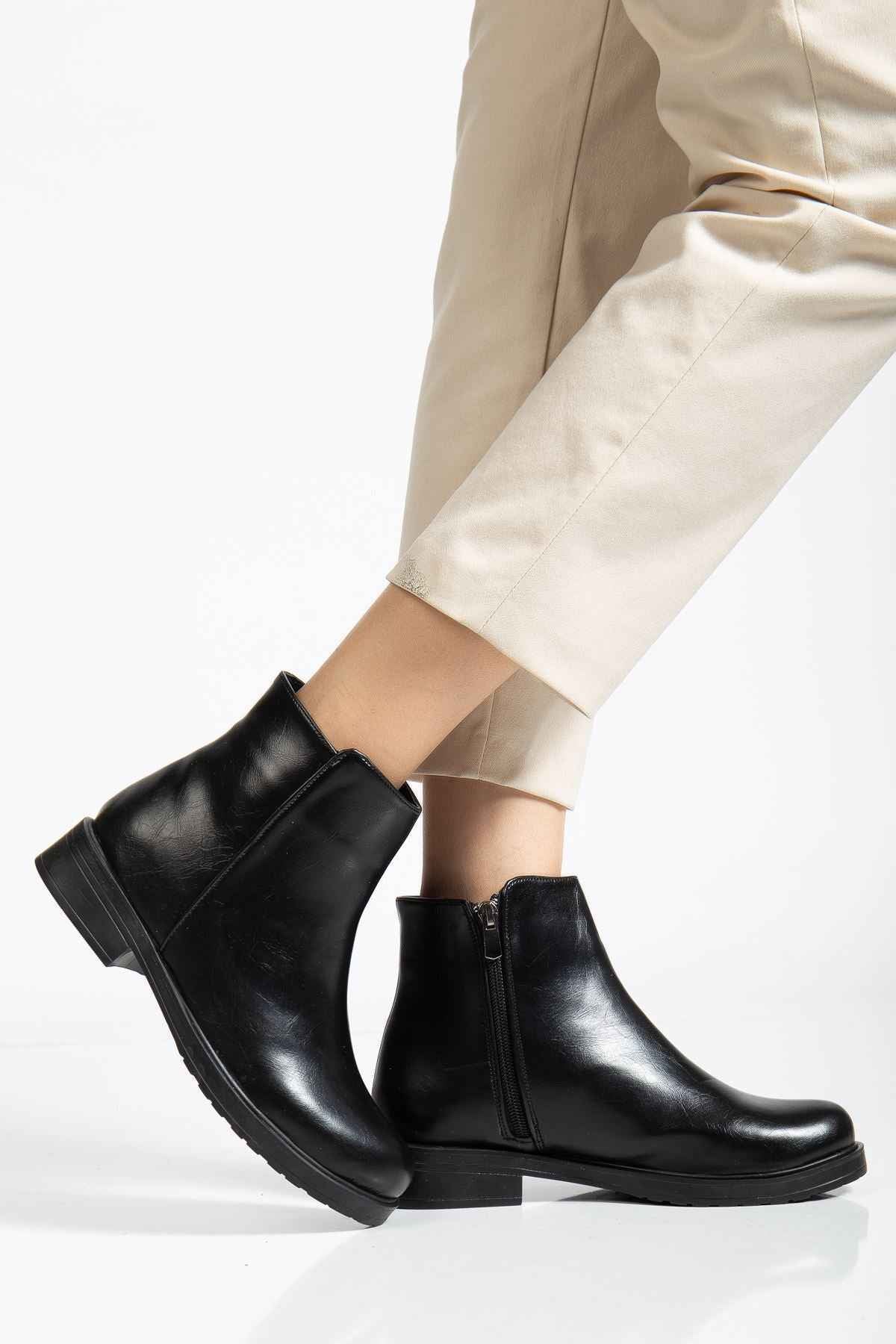 Ayakkabı Aşkı 02-3033 Siyah Kırışık Rugan Fermuarlı Günlük Kadın Bot