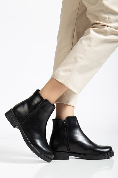 02-3033 Siyah Kırışık Rugan Fermuarlı Günlük Kadın Bot - Siyah