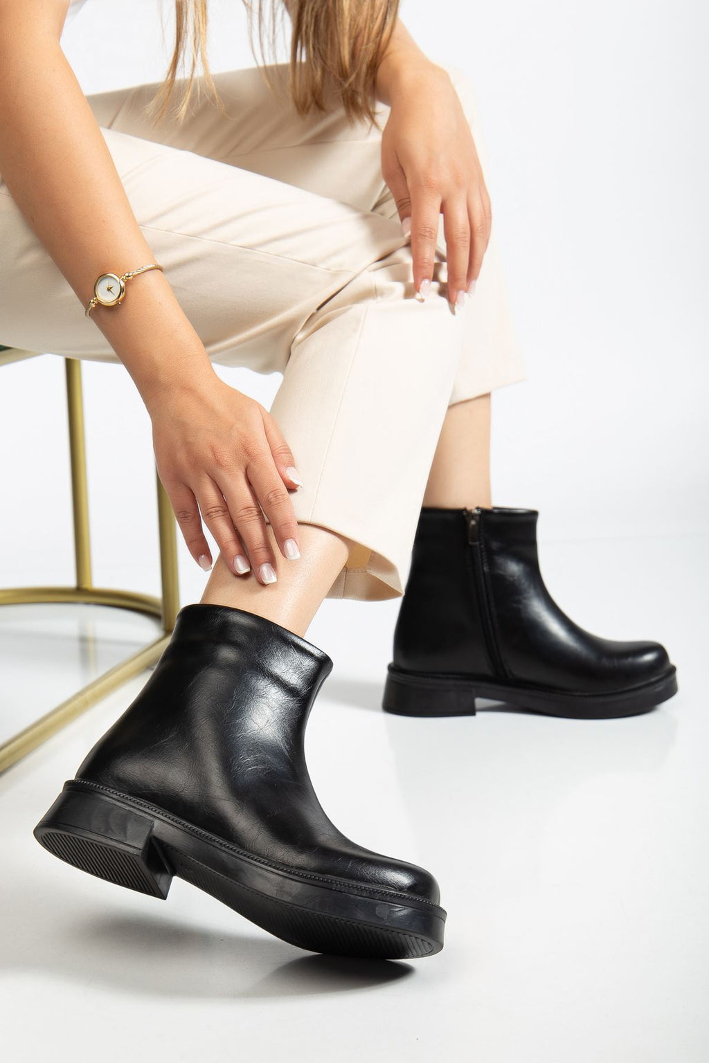 Ayakkabı Aşkı Siyah Kırışık Rugan Fermuarlı Günlük Kadın Bot