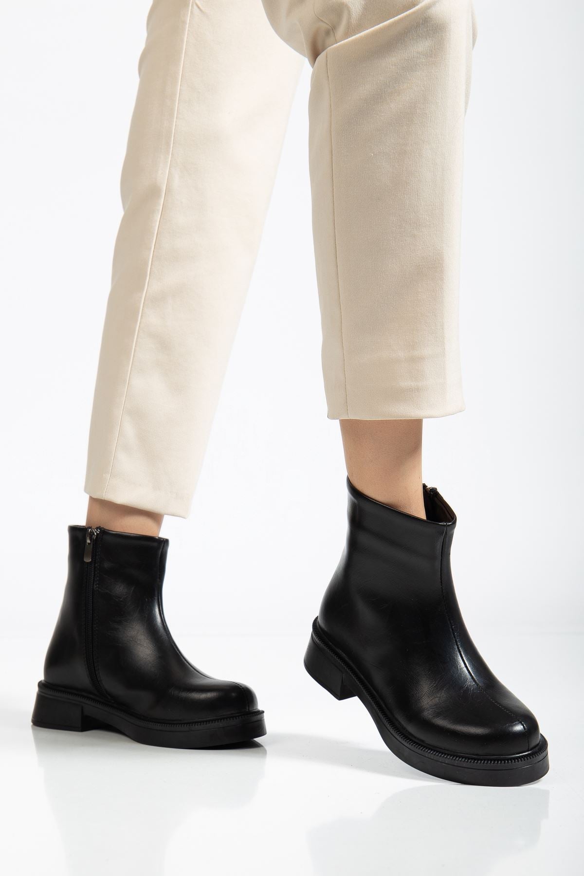 Ayakkabı Aşkı Siyah Kırışık Rugan Fermuarlı Günlük Kadın Bot