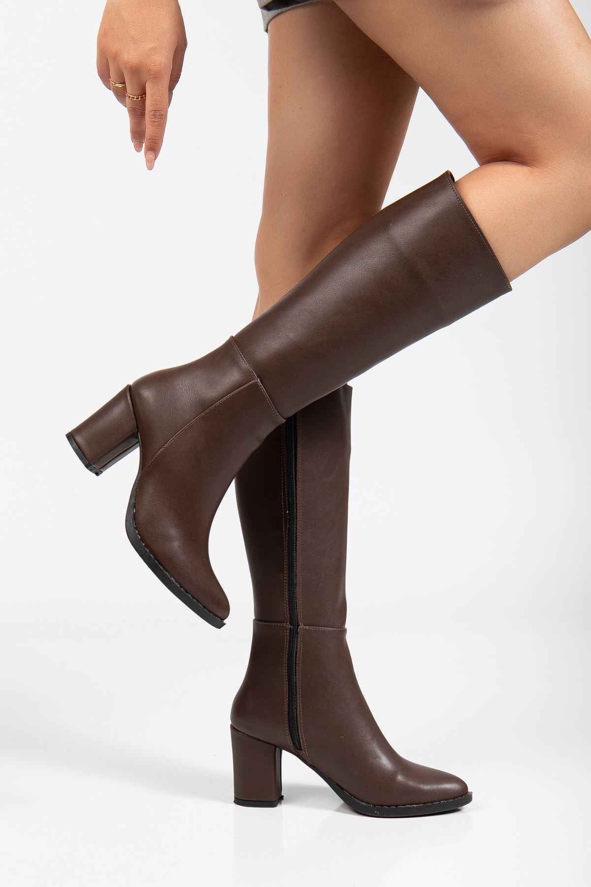 Ayakkabı Aşkı Kahve Topuklu Kadın Çizme