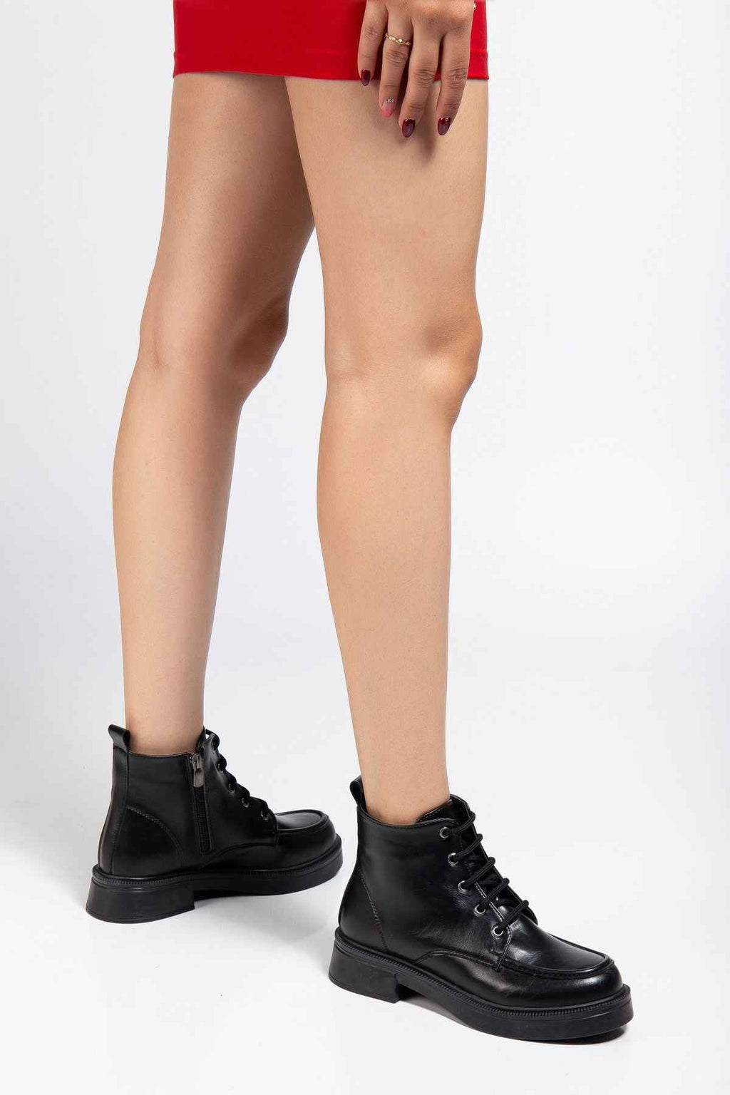 Ayakkabı Aşkı 02-2001 Siyah Kırışık Rugan Bağcıklı Fermuarlı Günlük Kadın Bot