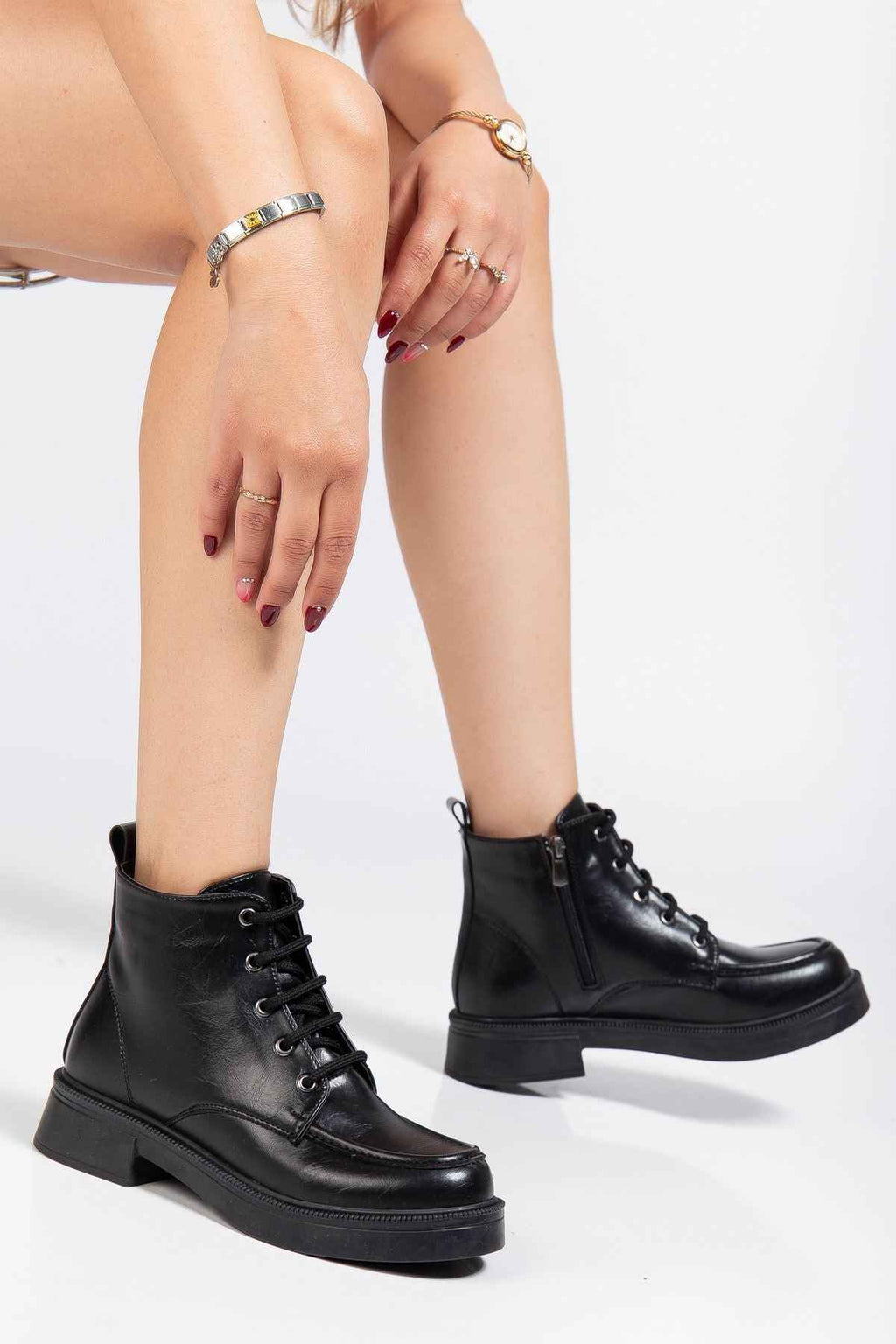 Ayakkabı Aşkı 02-2001 Siyah Kırışık Rugan Bağcıklı Fermuarlı Günlük Kadın Bot