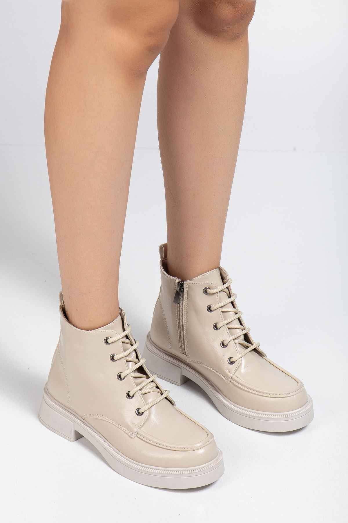 Ayakkabı Aşkı 02-2001 Bej Kırışık Rugan Bağcıklı Fermuarlı Günlük Kadın Bot