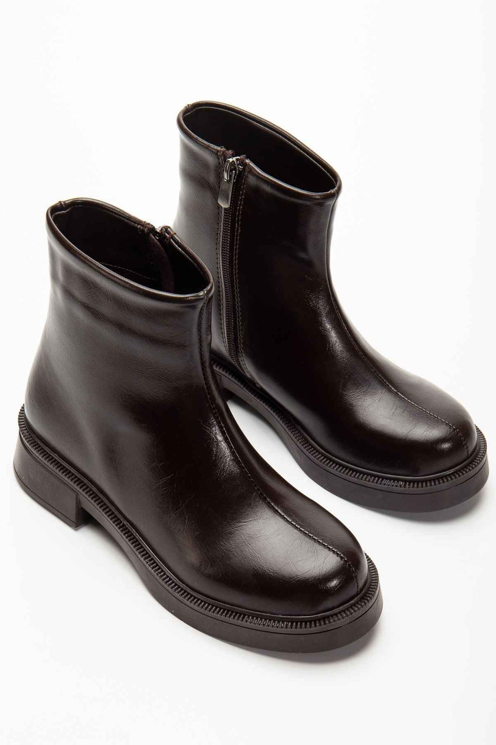 Ayakkabı Aşkı 02-3033 Kahve Kırışık Rugan Fermuarlı Günlük Kadın Bot