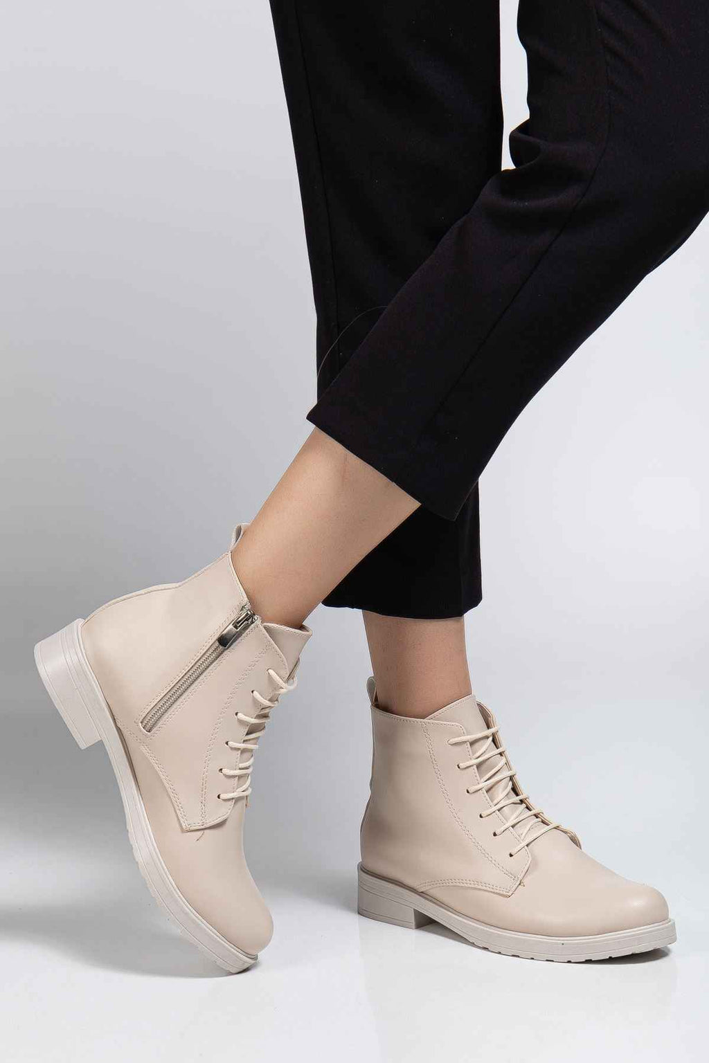 Ayakkabı Aşkı 165-225 Bej Cilt Bağcıklı Fermuarlı Günlük Kadın Bot