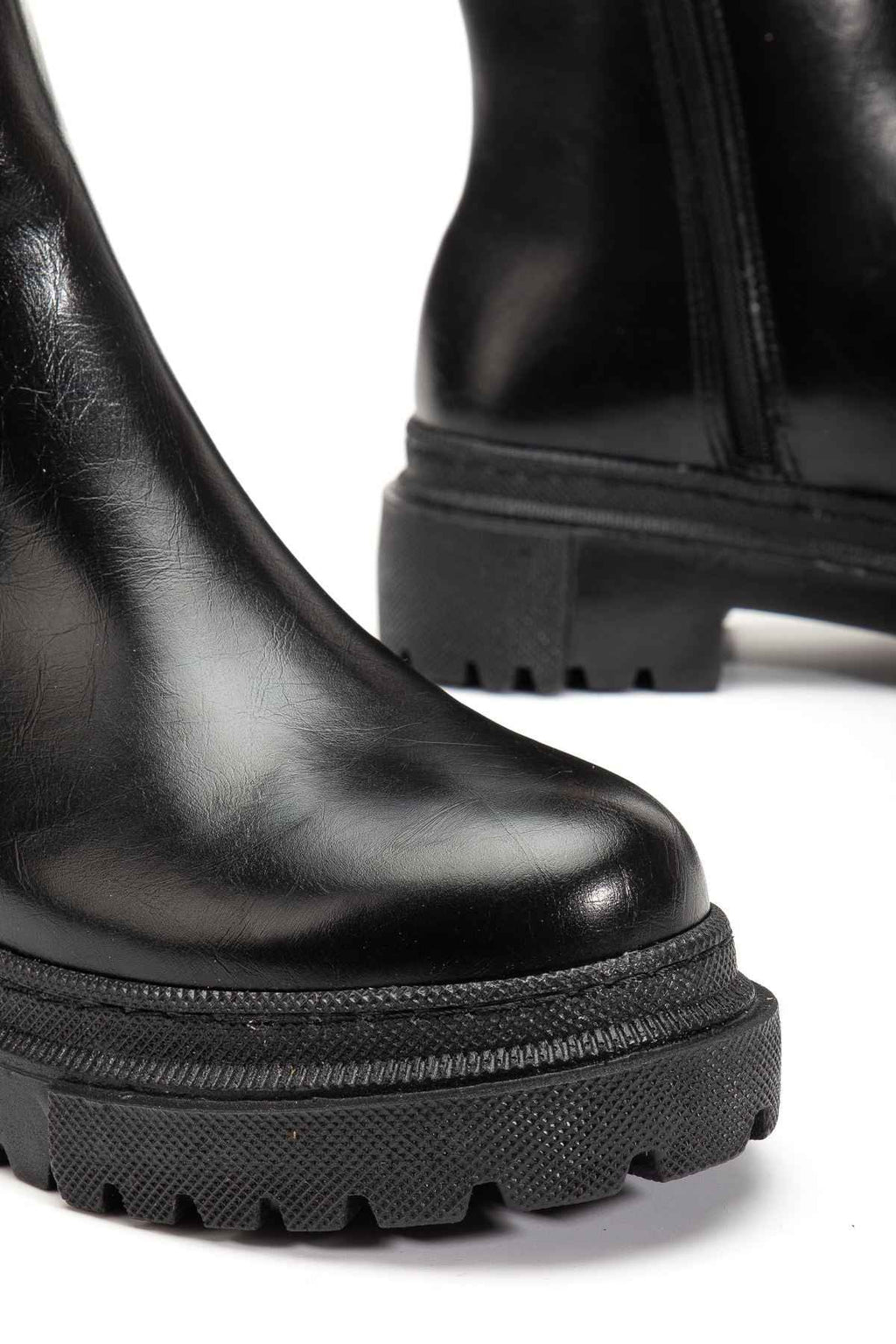 Ayakkabı Aşkı 812-2012 Siyah Kırışık Rugan Fermuarlı Günlük Kadın Bot